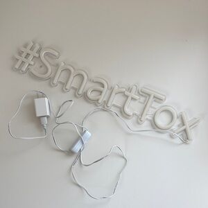 Neon Xeomin Light-Up Sign - Glows Pink